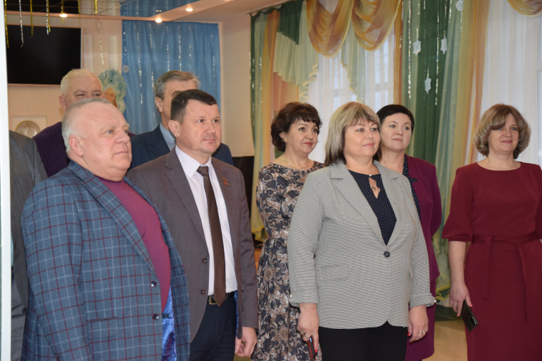 Руководители организаций Вейделевского района приняли участие во Всероссийской акции «Ёлка желаний».