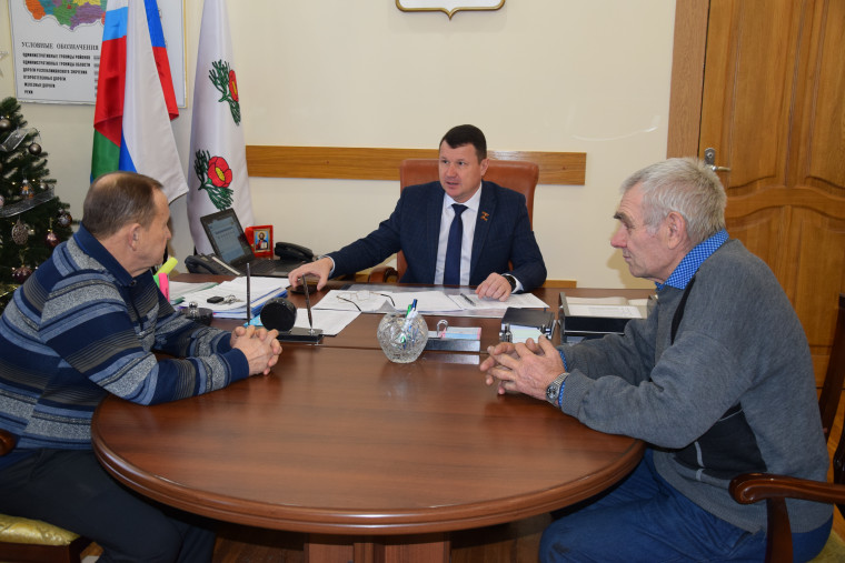 Александр Алексеев провёл первый личный приём граждан в качестве руководителя района.