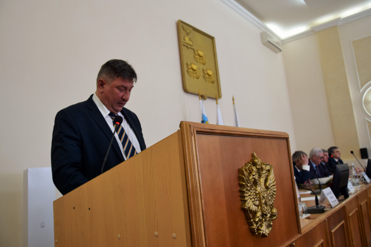 Сегодня главой администрации Вейделевского района стал Александр Алексеев.