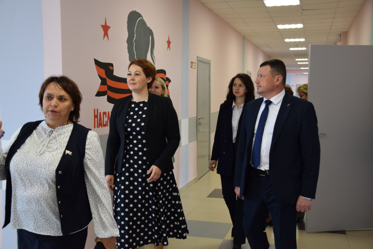 Наталия Владимировна Полуянова посетила Вейделевский район с рабочим визитом.