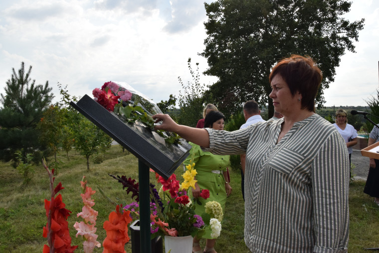 В селе Николаевка состоялось открытие мемориальной доски И.А. Костенко.