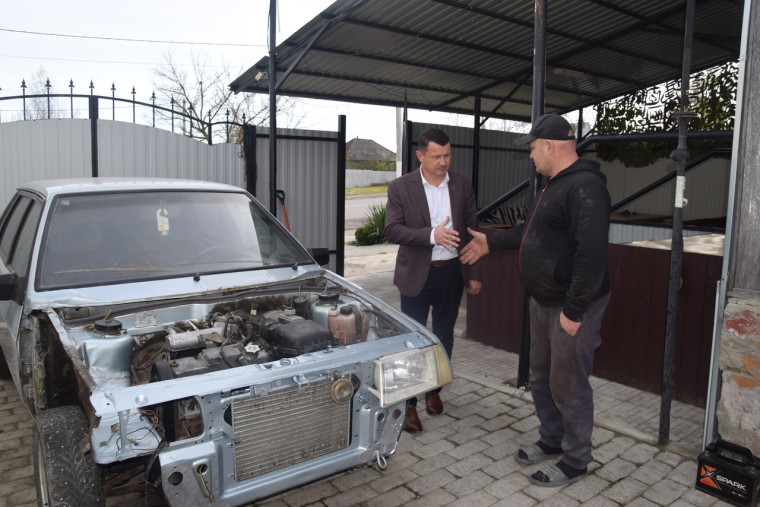 Социальный контракт помог Вячеславу Хорошилову из Вейделевки открыть автомастерскую у себя дома.