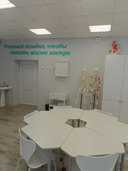 В Вейделевской средней школе порядка 6 миллионов рублей вложено в оборудование и оснащение медицинского класса.