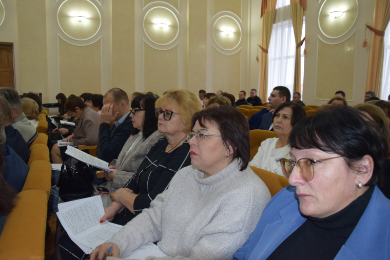 Пятое заседание Муниципального совета Вейделевского района прошло сегодня в администрации района.