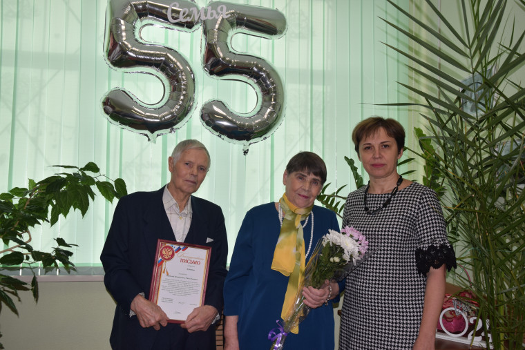 В Вейделевском ЗАГС поздравили изумрудных юбиляров семейной жизни с 55-летним юбилеем.
