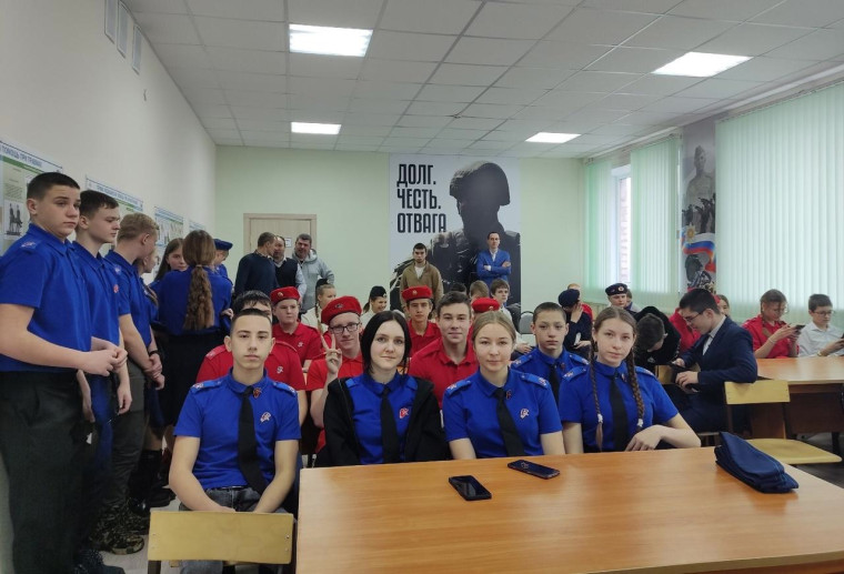 Первый этап районного фестиваля кадетских классов и юнармейских отрядов «Мы патриоты России» прошёл в Вейделевском районе.