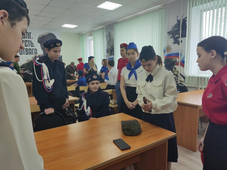 Первый этап районного фестиваля кадетских классов и юнармейских отрядов «Мы патриоты России» прошёл в Вейделевском районе.