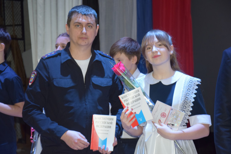 Семь юных жителей Вейделевского района получили свой первый документ - паспорт гражданина Российской Федерации.