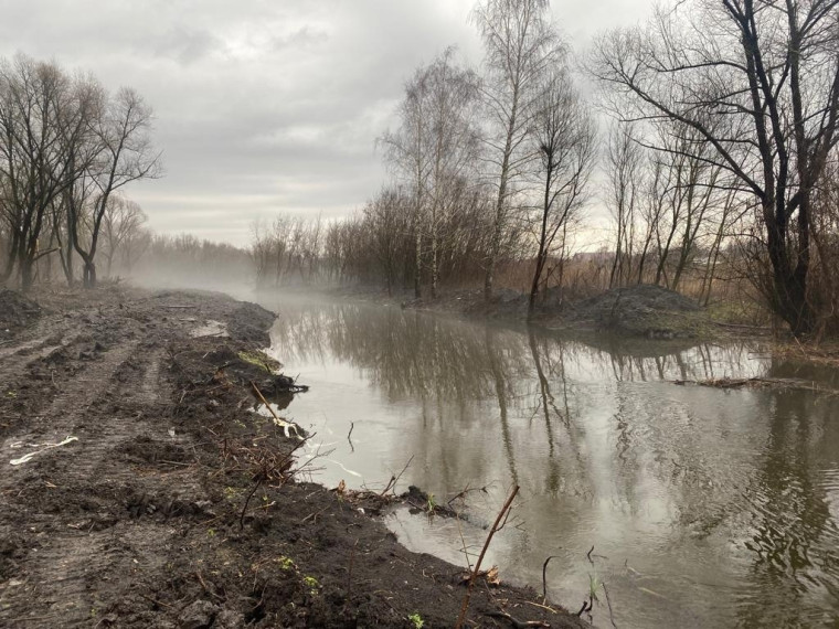 В Вейделевке завершается расчистка реки Ураева.